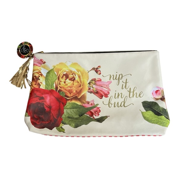 Santa Barbara Design Studio "Nip It In The Bud" Zip Bag Roses NWT - Picture 1 of 9